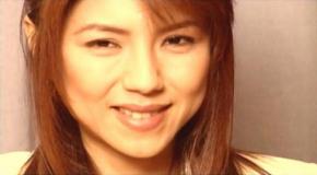 ＡＶの撮影で微笑む井坂の妻・奈津子