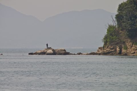 黒島の釣り人3
